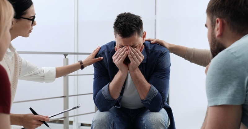 הקשר בין שפת גוף להתמכרות